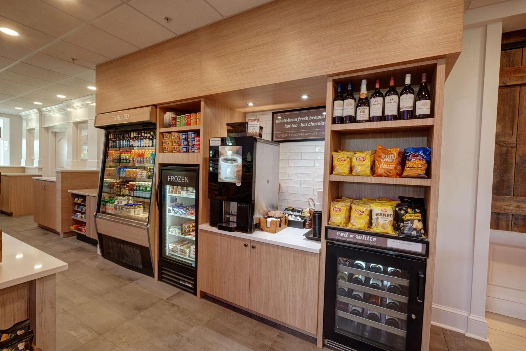 Hilton Garden Inn Hamilton Бордентаун Экстерьер фото